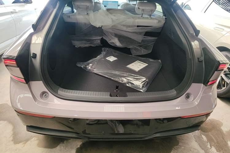 Used XPeng P7+ 2024 Long-Range Max Trunk