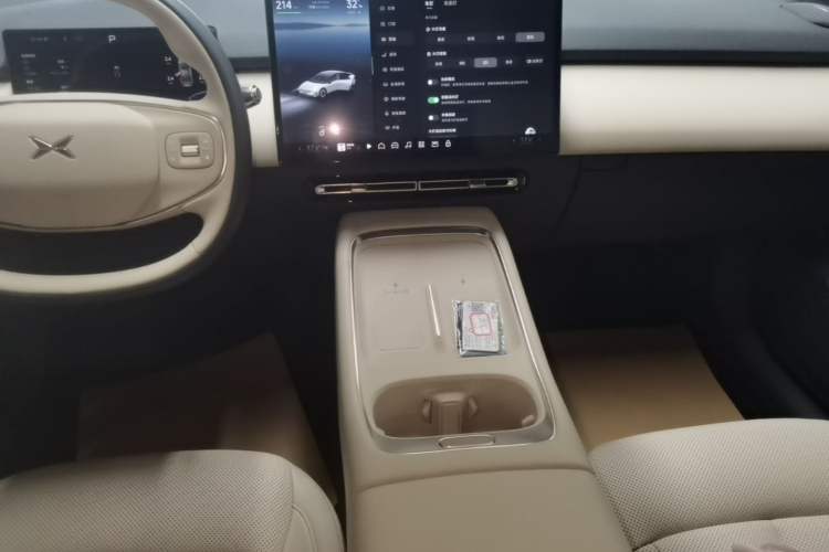 Used XPeng P7+ 2024 Long-Range Max Audio And AC Panel