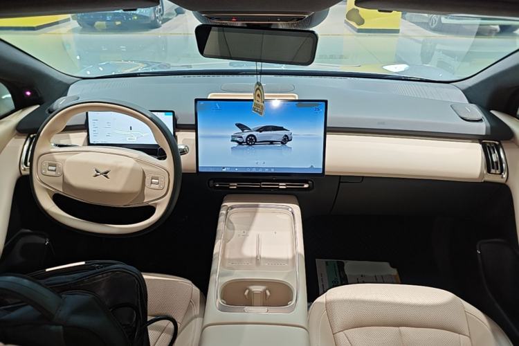 Used XPeng P7+ 2024 Long-Range Max Center Console