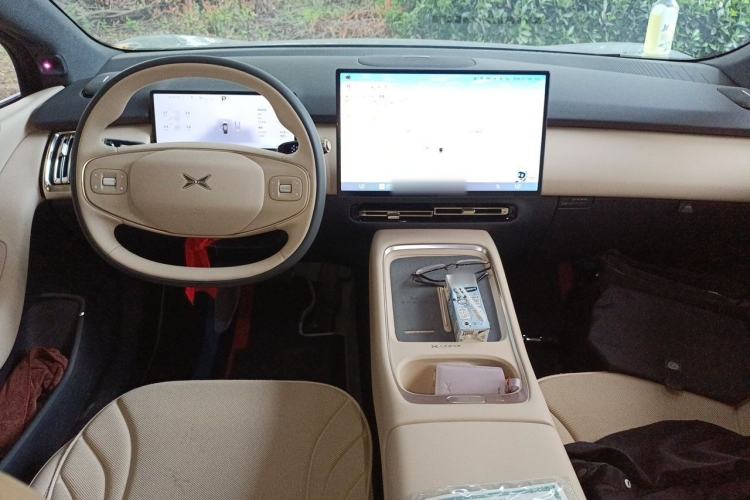 Used XPeng P7+ 2024 Long-Range Max Center Console