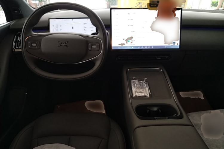 Used XPeng P7+ 2024 Ultra-Long Range Max Center Console