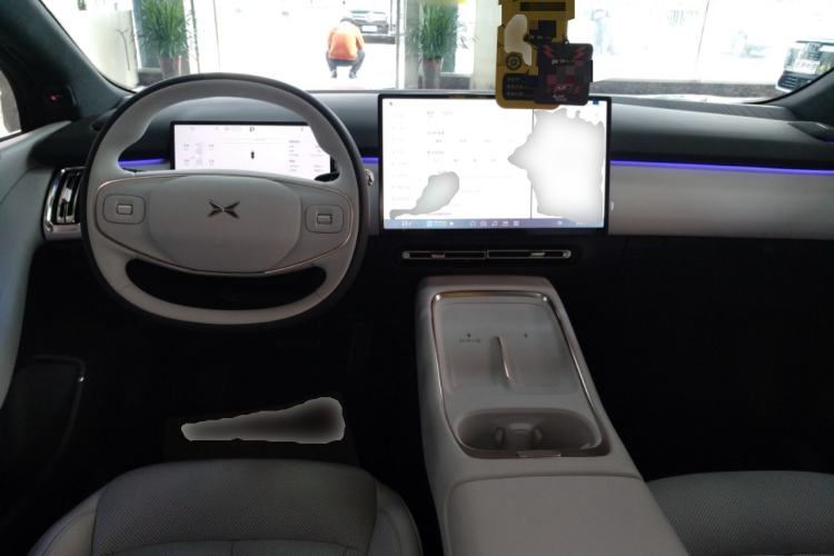 Used XPeng P7+ 2024 Long-Range Max Center Console