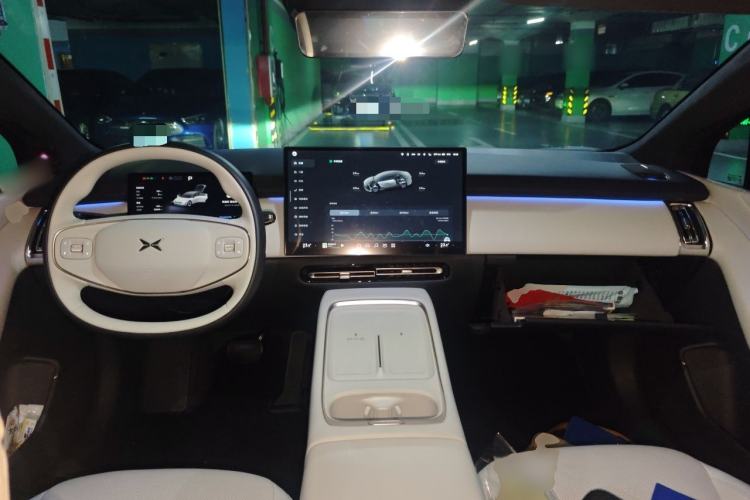 Used XPeng P7+ 2024 Long-Range Max Center Console