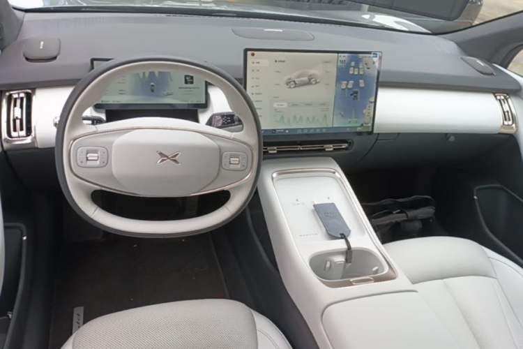 Used XPeng P7+ 2024 Long-Range Max Center Console
