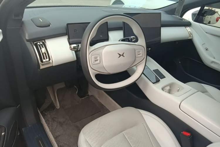Used XPeng P7+ 2024 Long-Range Max Center Console
