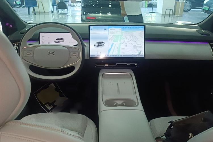 Used XPeng P7+ 2024 Long-Range Max Center Console
