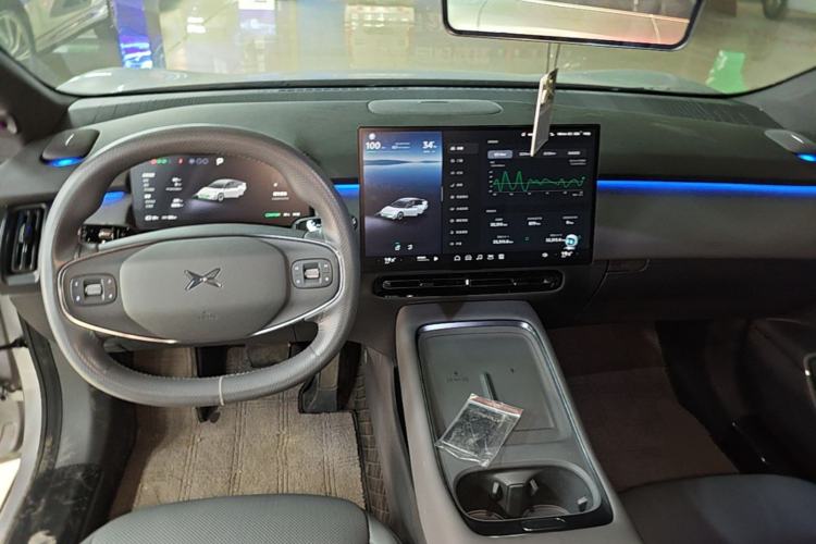 Used XPeng P7+ 2024 Long-Range Max Center Console