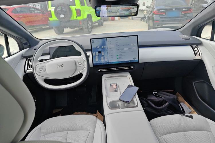 Used XPeng P7+ 2024 Long-Range Max Center Console