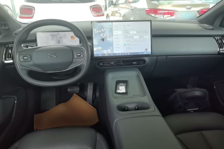 Used XPeng P7+ 2024 Long-Range Max Center Console