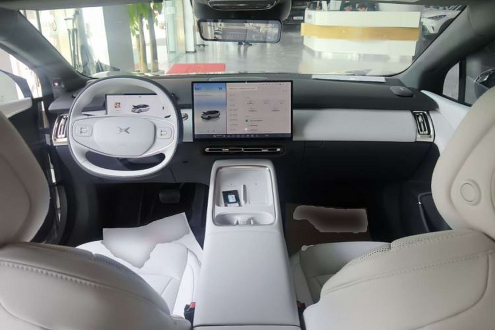 Used XPeng P7+ 2024 Long-Range Max Center Console