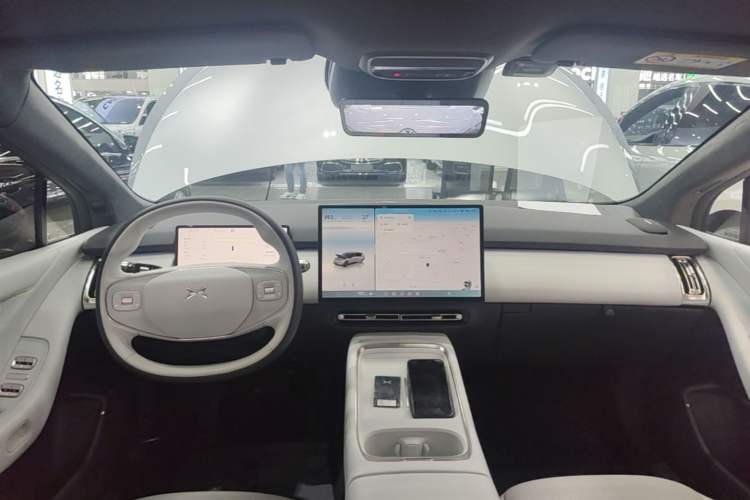 Used XPeng P7+ 2024 Long-Range Max Center Console