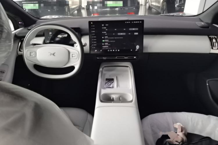 Used XPeng P7+ 2024 Long-Range Max Center Console