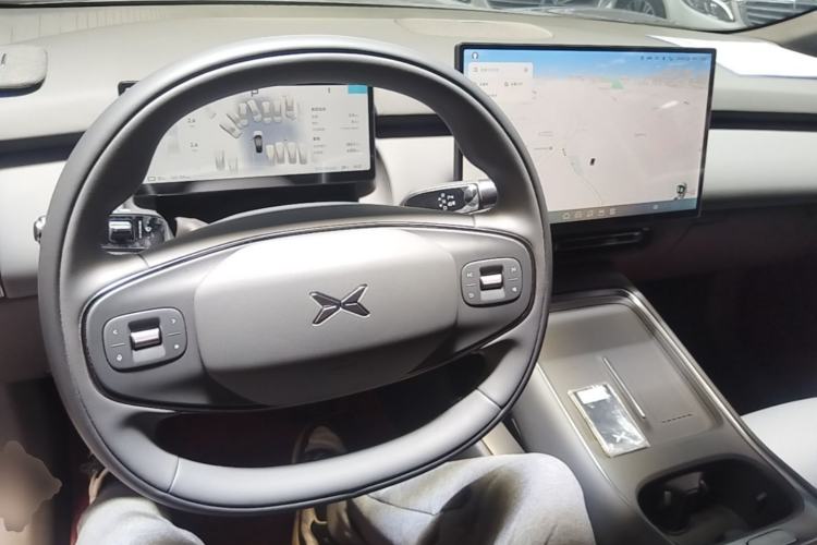 Used XPeng P7+ 2024 Long-Range Max Center Console