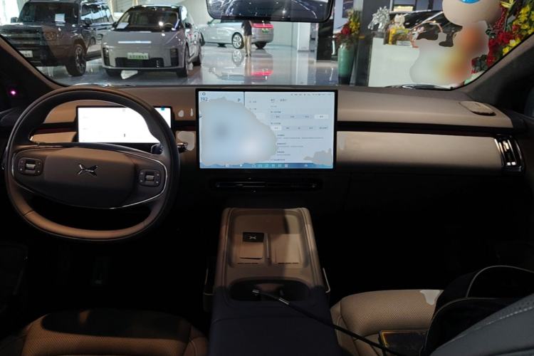 Used XPeng P7+ 2024 Ultra-Long Range Max Center Console