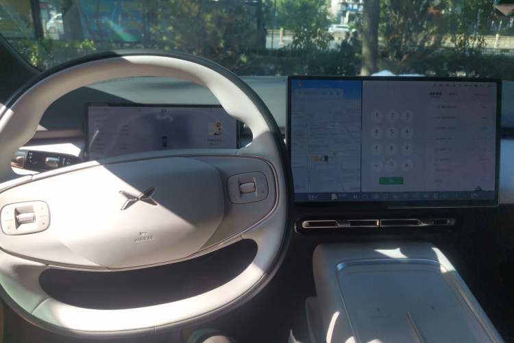 Used XPeng P7+ 2024 Long-Range Max Center Console
