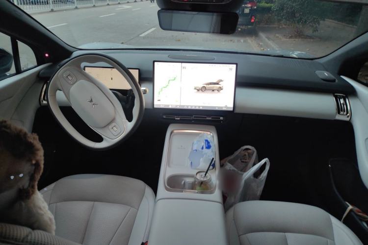 Used XPeng P7+ 2024 Long-Range Max Center Console