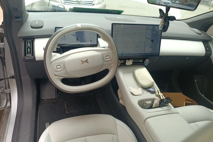 Used XPeng P7+ 2024 Long-Range Max Center Console