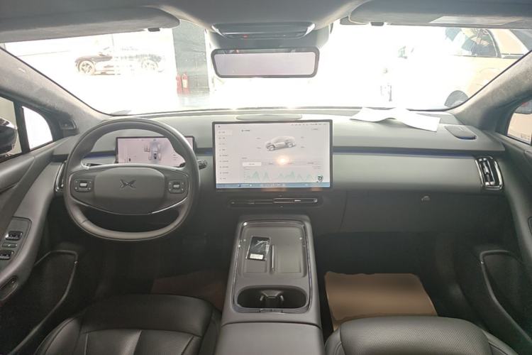 Used XPeng P7+ 2024 Long-Range Max Center Console
