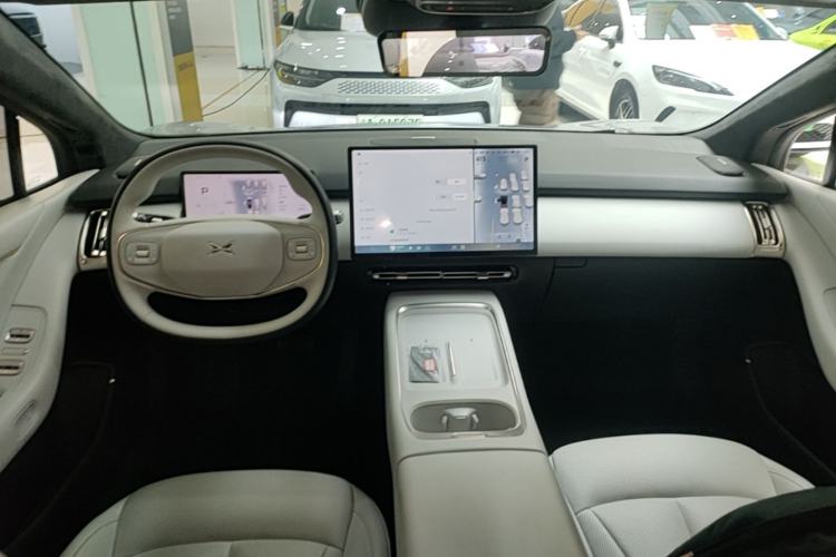 Used XPeng P7+ 2024 Long-Range Max Center Console
