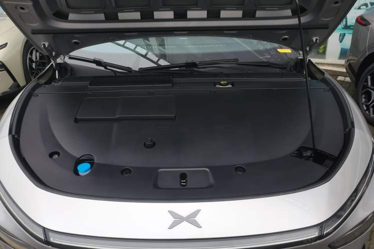 Used XPeng P7+ 2024 Long-Range Max Engine Bay