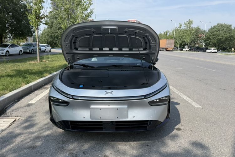 Used XPeng P7+ 2024 Ultra-Long Range Max Engine Bay