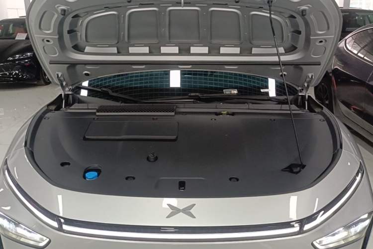 Used XPeng P7+ 2024 Long-Range Max Engine Bay