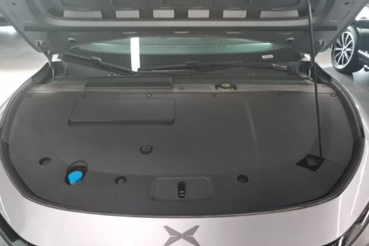 Used XPeng P7+ 2024 Ultra-Long Range Max Engine Bay