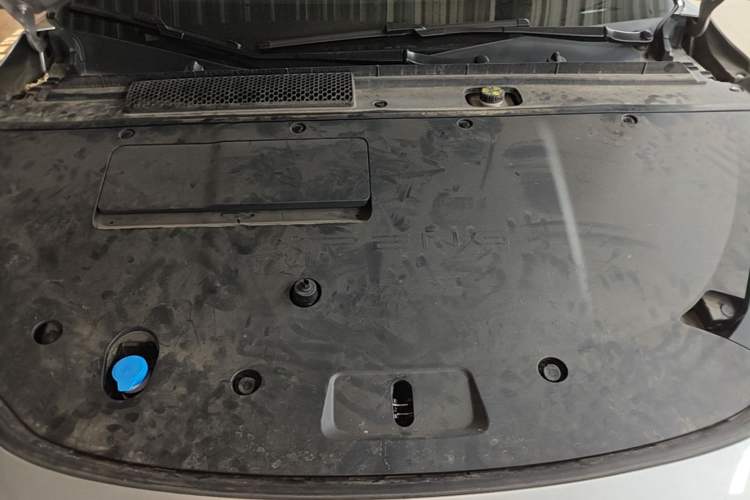 Used XPeng P7+ 2024 Long-Range Max Engine Bay