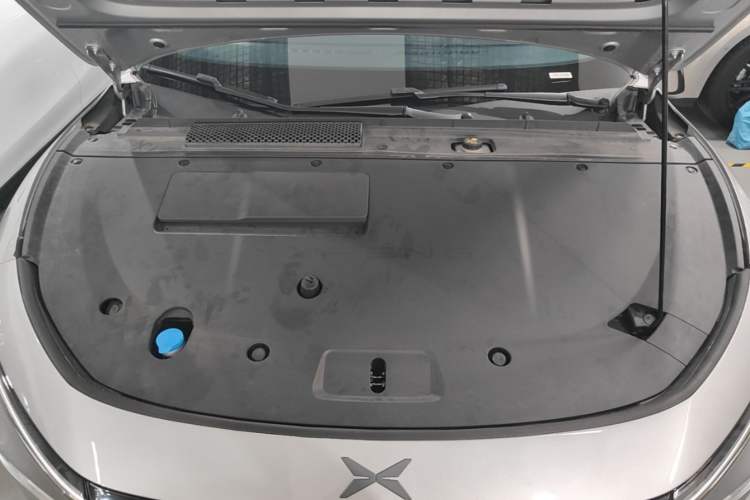 Used XPeng P7+ 2024 Long-Range Max Engine Bay