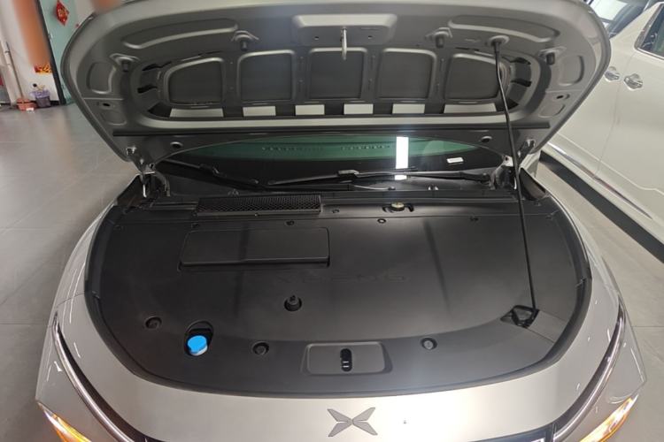 Used XPeng P7+ 2024 Ultra-Long Range Max Engine Bay