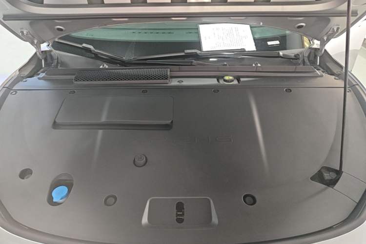 Used XPeng P7+ 2024 Ultra-Long Range Max Engine Bay