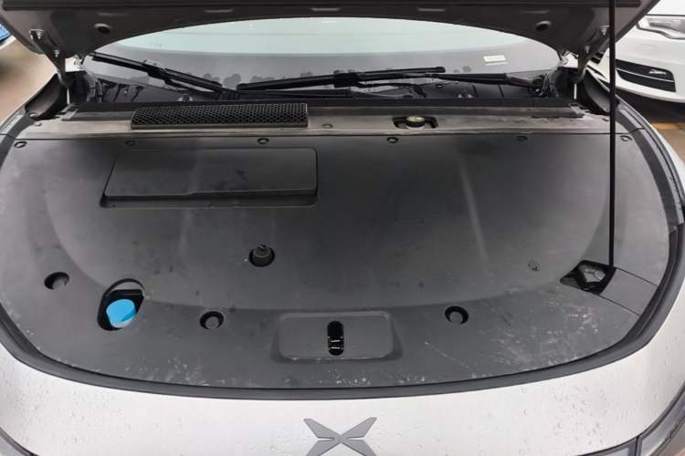 Used XPeng P7+ 2024 Long-Range Max Engine Bay