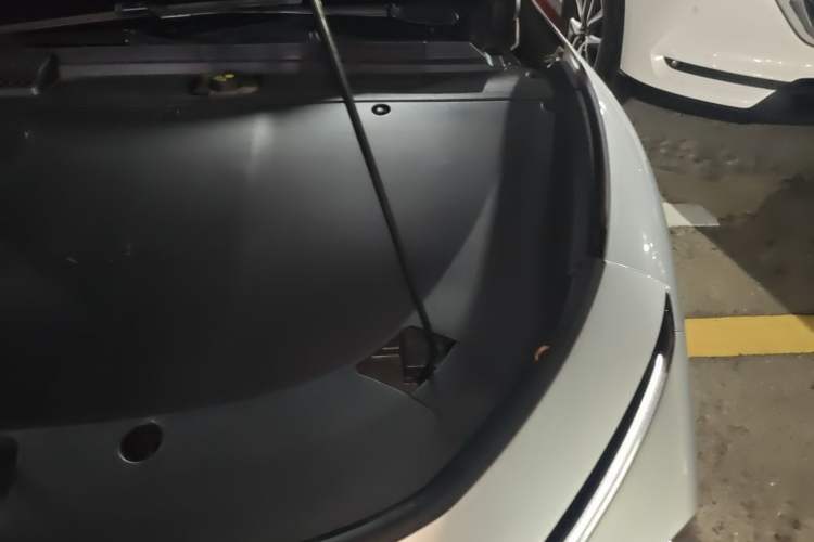 Used XPeng P7+ 2024 Ultra-Long Range Max Engine Bay Left