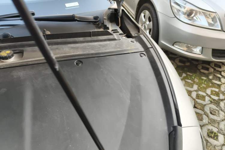 Used XPeng P7+ 2024 Ultra-Long Range Max Engine Bay Left