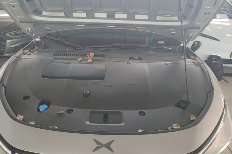 Used XPeng P7+ 2024 Ultra-Long Range Max Engine Bay