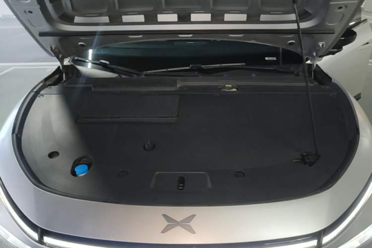 Used XPeng P7+ 2024 Long-Range Max Engine Bay