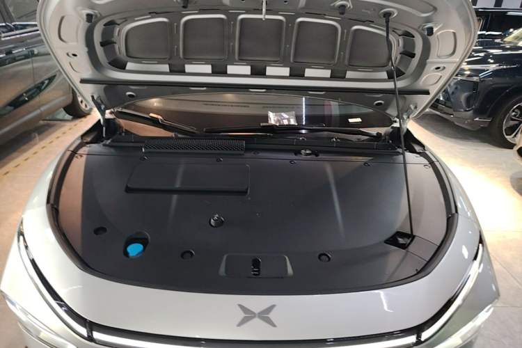 Used XPeng P7+ 2024 Long-Range Max Engine Bay