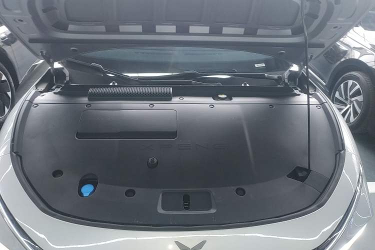 Used XPeng P7+ 2024 Long-Range Max Engine Bay