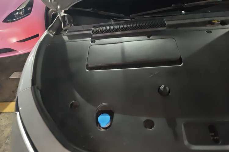 Used XPeng P7+ 2024 Ultra-Long Range Max Engine Bay Right