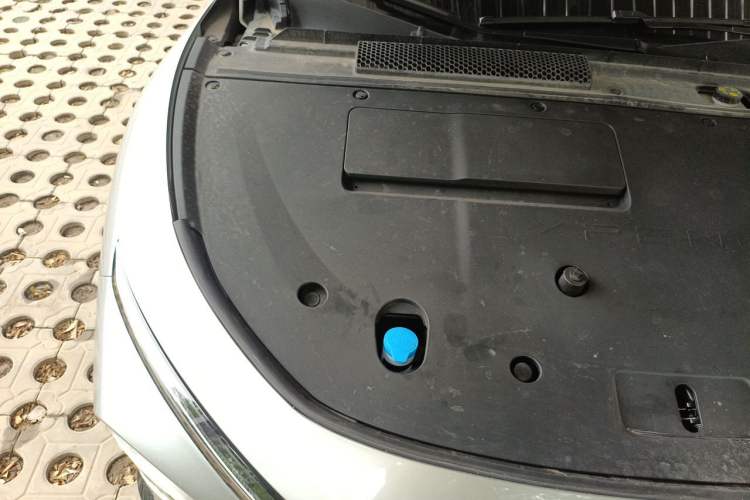 Used XPeng P7+ 2024 Long-Range Max Engine Bay Right