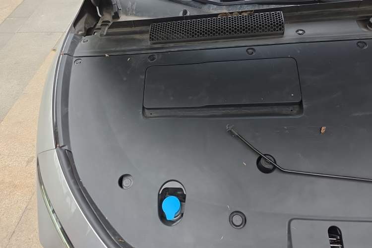 Used XPeng P7+ 2024 Long-Range Max Engine Bay Right