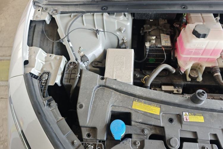 Used XPeng P7+ 2024 Long-Range Max Engine Bay Right