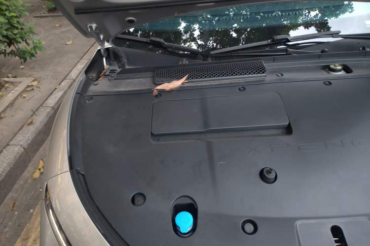 Used XPeng P7+ 2024 Long-Range Max Engine Bay Right