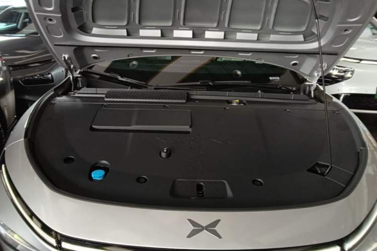 Used XPeng P7+ 2024 Long-Range Max Engine Bay