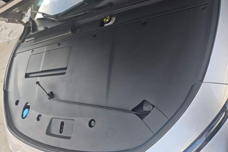 Used XPeng P7+ 2024 Ultra-Long Range Max Engine Bay