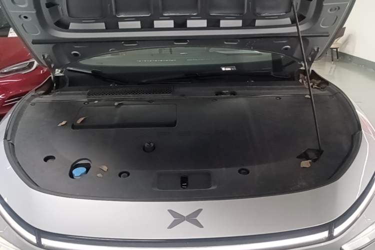 Used XPeng P7+ 2024 Ultra-Long Range Max Engine Bay