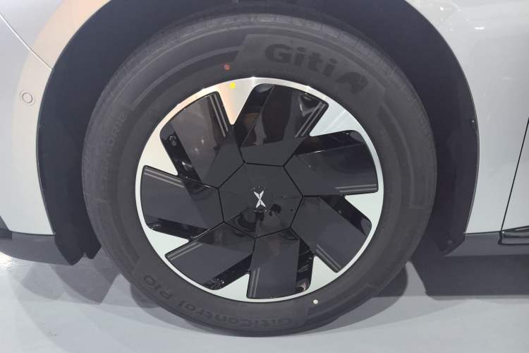 Used XPeng P7+ 2024 Long-Range Max Exterior 4