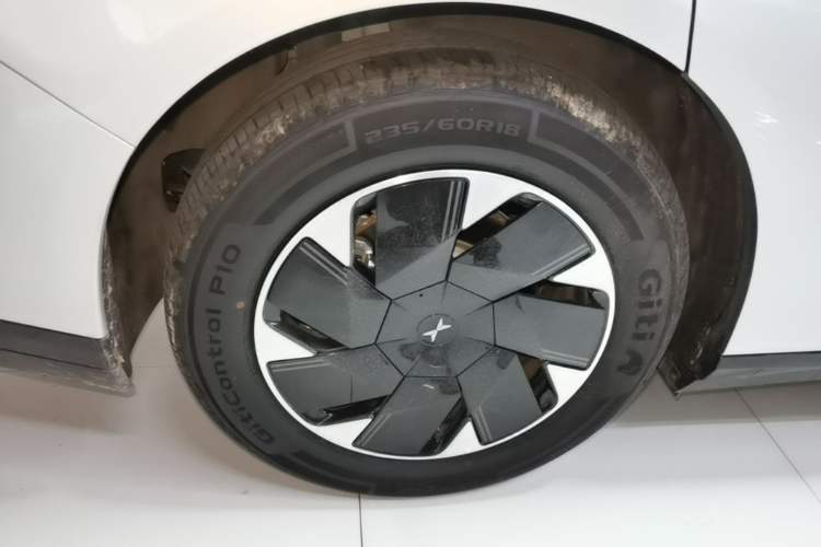 Used XPeng P7+ 2024 Long-Range Max Exterior 4