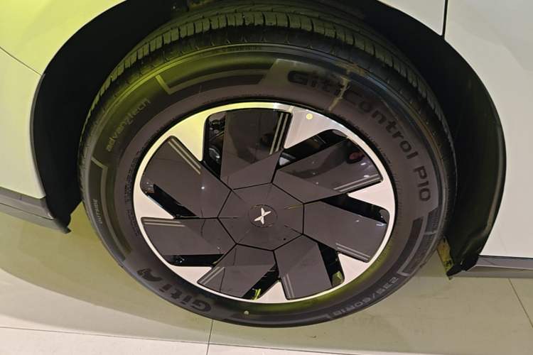 Used XPeng P7+ 2024 Long-Range Max Exterior 5