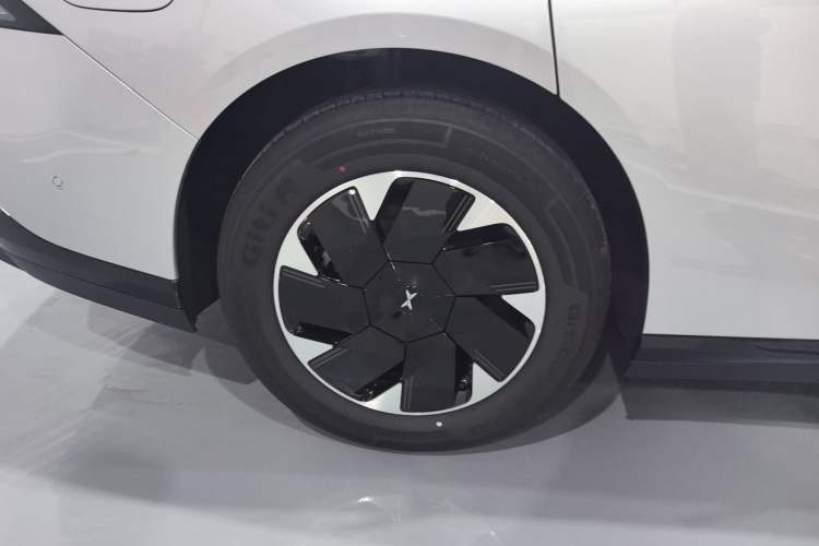 Used XPeng P7+ 2024 Long-Range Max Exterior 5